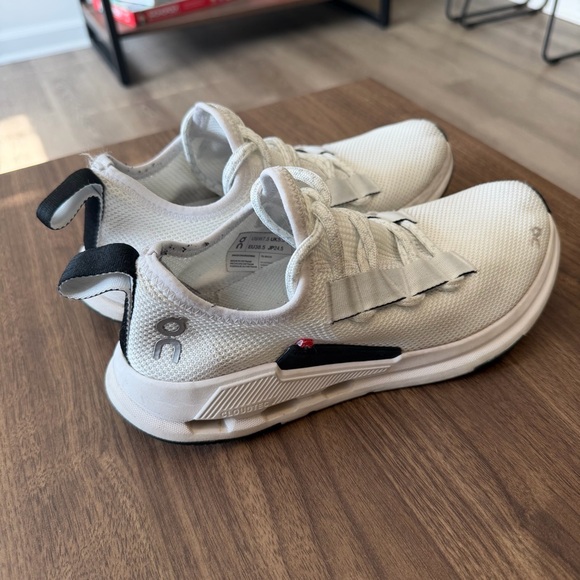 On Running On Cloudeasy, Undyed-White/Black - Picture 5 of 7